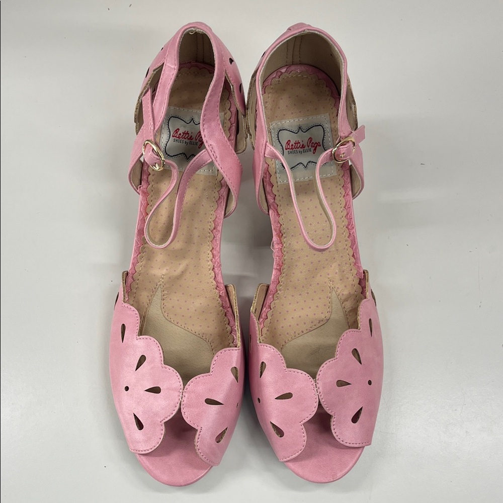 Chic Pink Cutout Heels - Picture 5 of 9